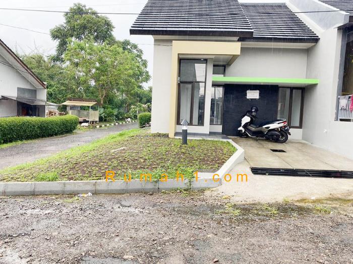 Foto Rumah dijual di Komplek Taman Cihanjuang, Rumah Id: 6123