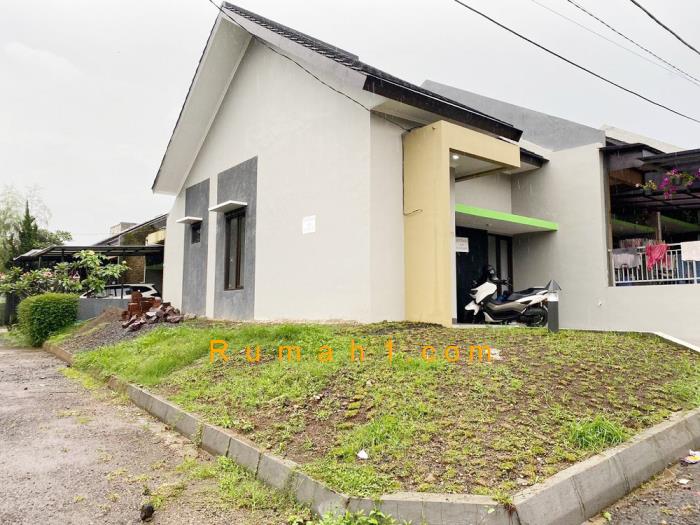 Foto Rumah dijual di Komplek Taman Cihanjuang, Rumah Id: 6123